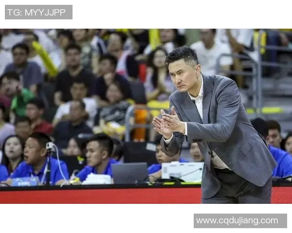 广东宏远男篮积极参与公益活动新援崔永熙亮相展现球队凝聚力量